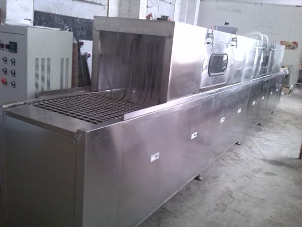 帶（dài）過濾循環功能的超聲波清洗機的優勢有哪些？